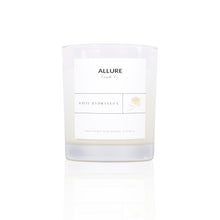 Load image into Gallery viewer, White Hydrangea Soy Candle