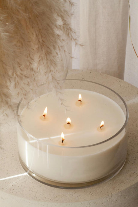 VICTORIA CANDLE